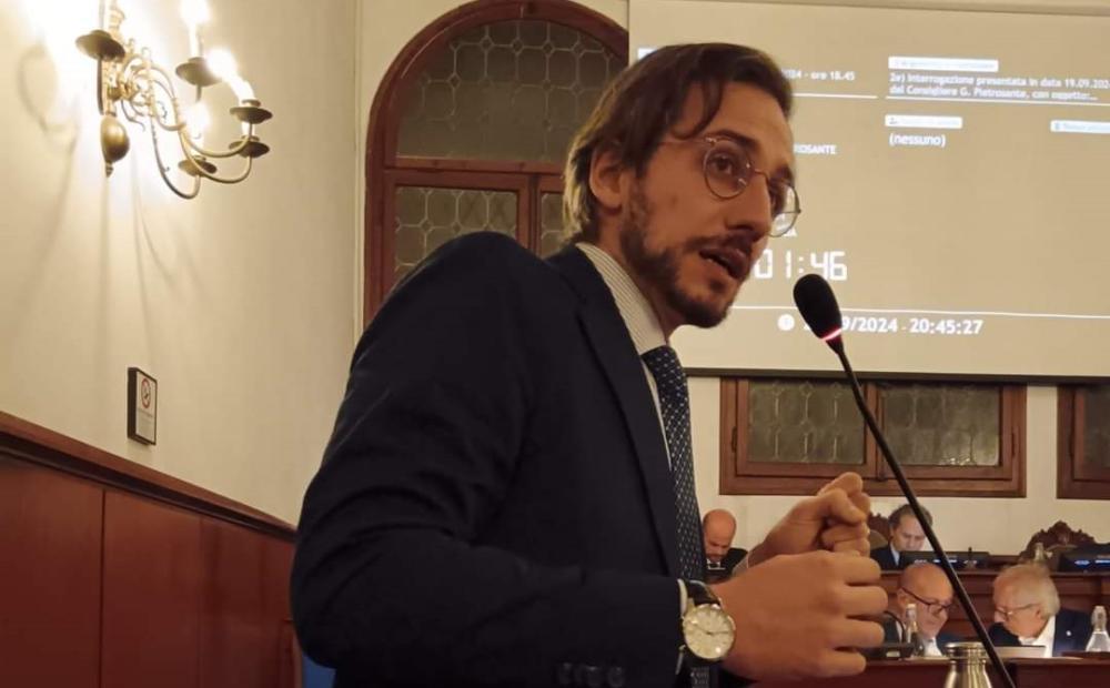 Caso Tribunale, Futuro Nazionale applaude Forza Italia: «Scelta di coraggio per la comunità»