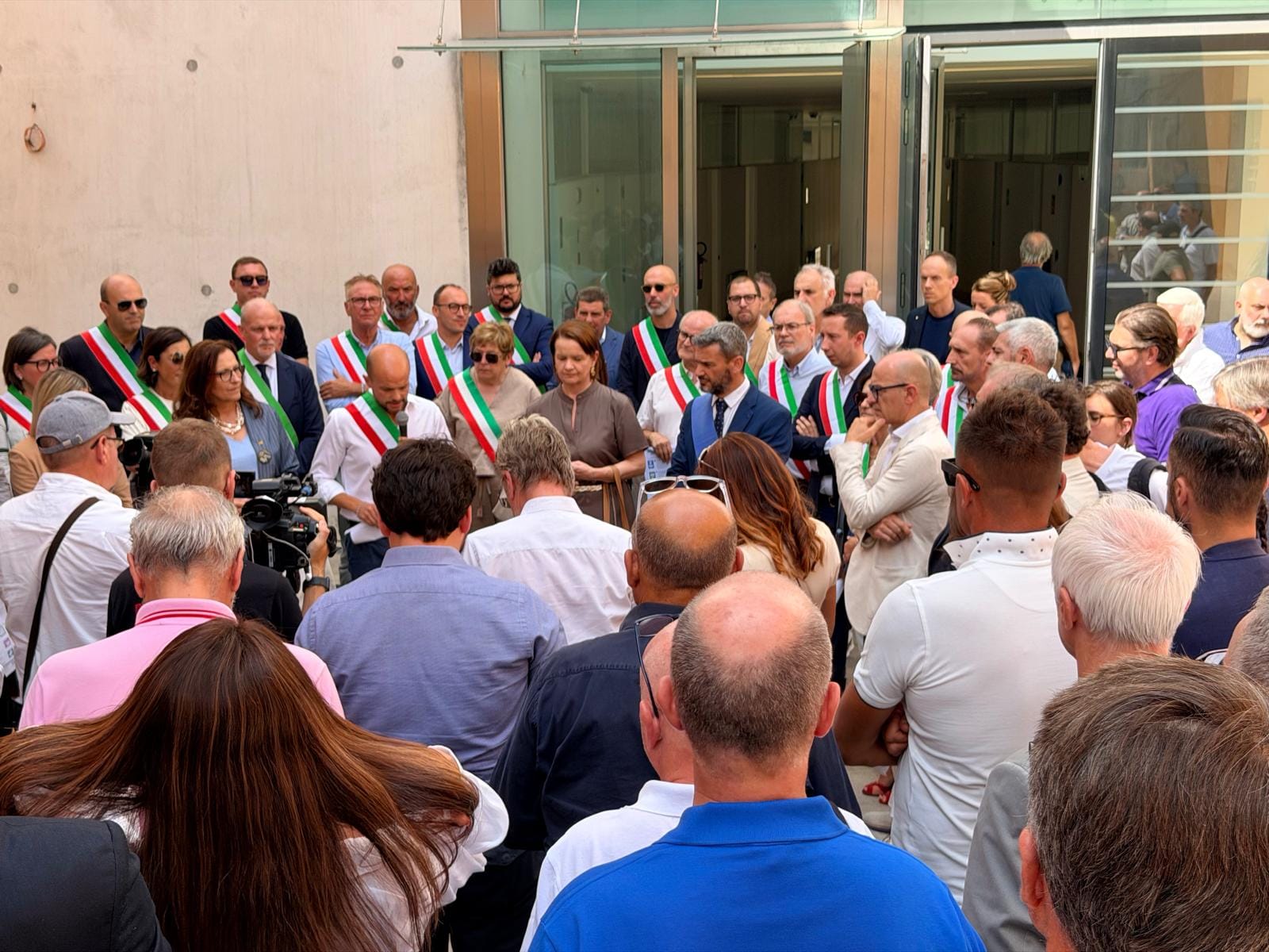 Tutti per il Tribunale: sindaci, categorie e cittadini fanno muro in via Marinali