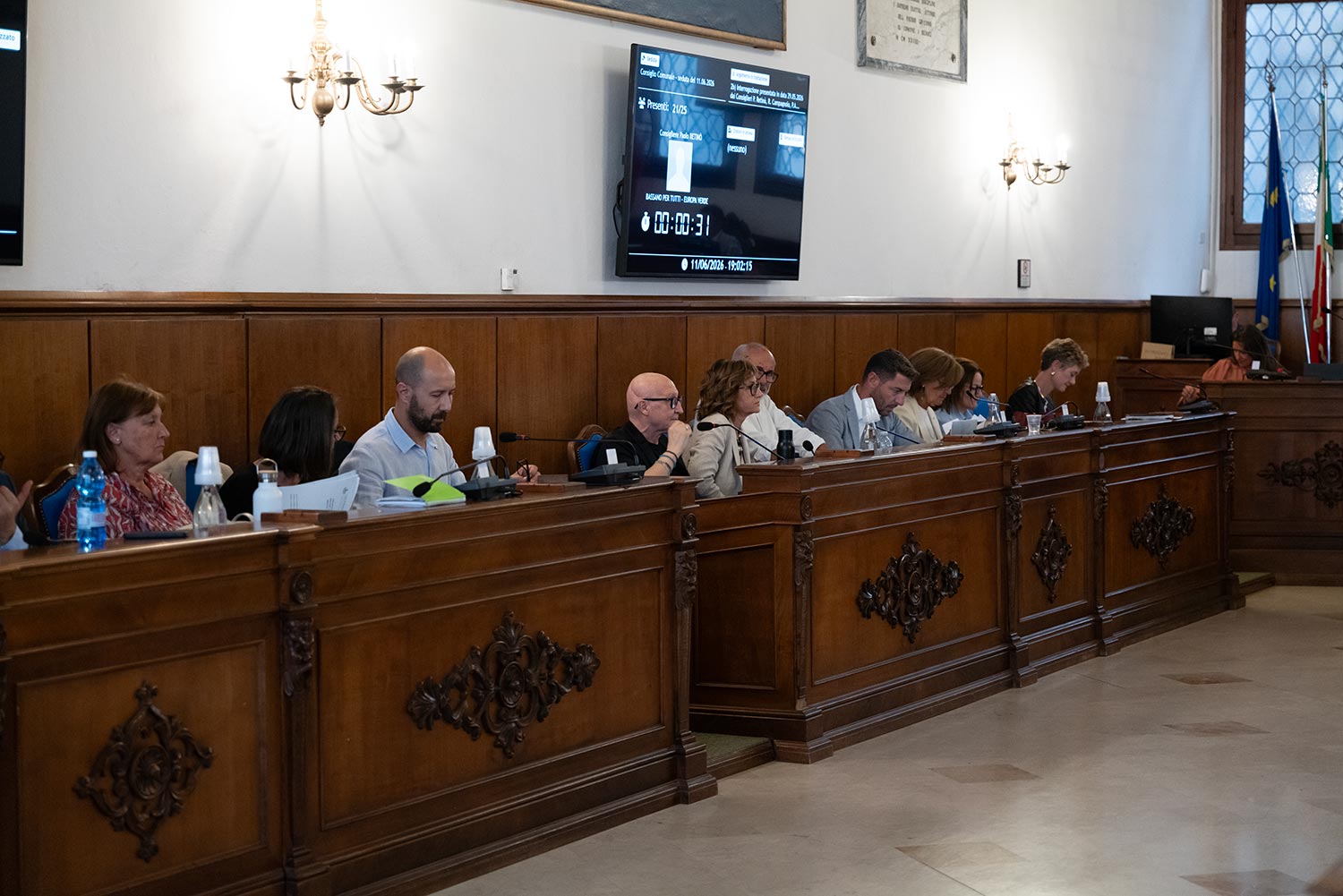 La maggioranza resta unita nei voti ma divisa dalle strategie dei partiti