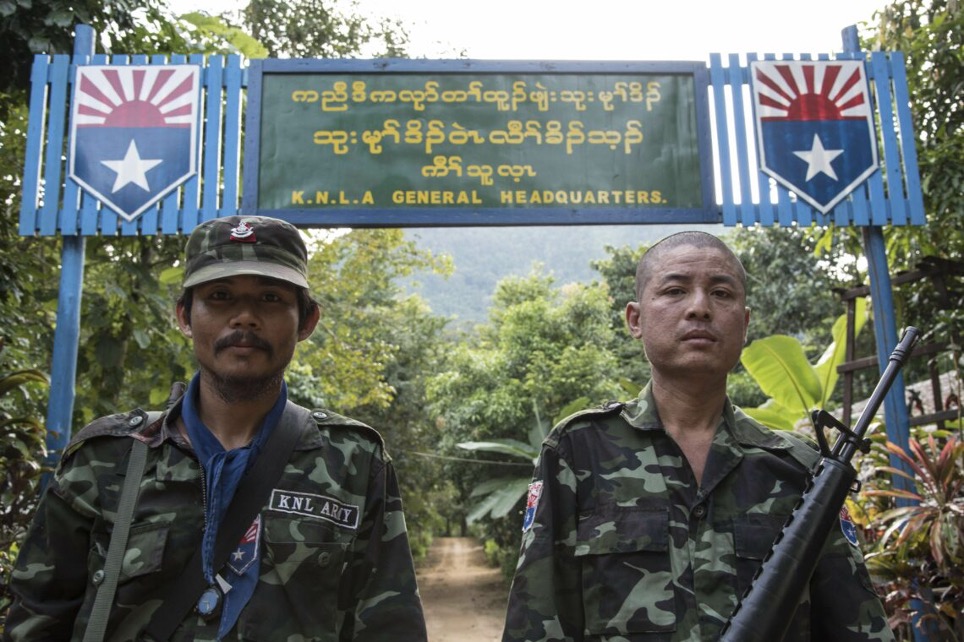 (2021) L’escalation di violenza tra l'Esercito di Liberazione Nazionale del Myanmar (KNLA) e il l'esercito birmano ha spinto molti rifugiati ad attraversare il confine con la Thailandia. © Getty Images