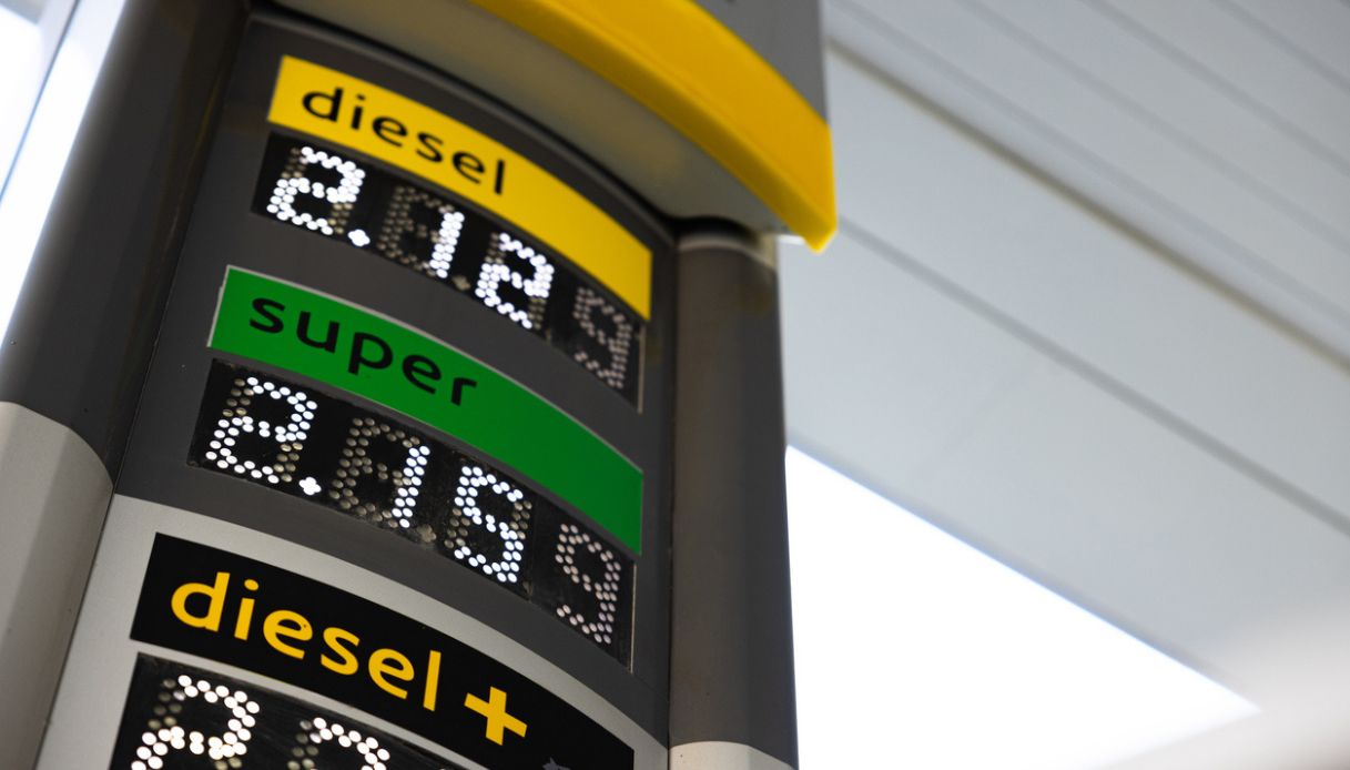 Carburanti, il Codacons lancia il Comitato "Giù le accise"