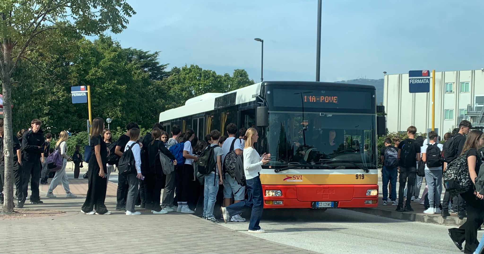 La campanella suona, ma il viaggio verso casa diventa un’odissea
